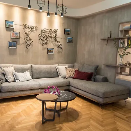 Jetties & Moorings 卡瓦拉