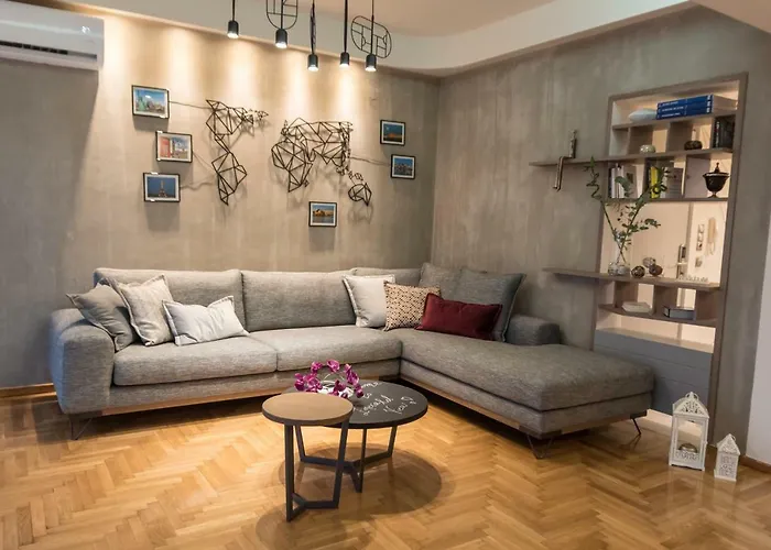 Jetties & Moorings Cavala