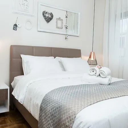 Jetties & Moorings * Kavala