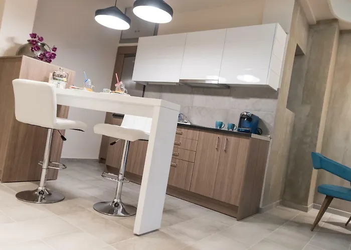 Jetties & Moorings * Kavala